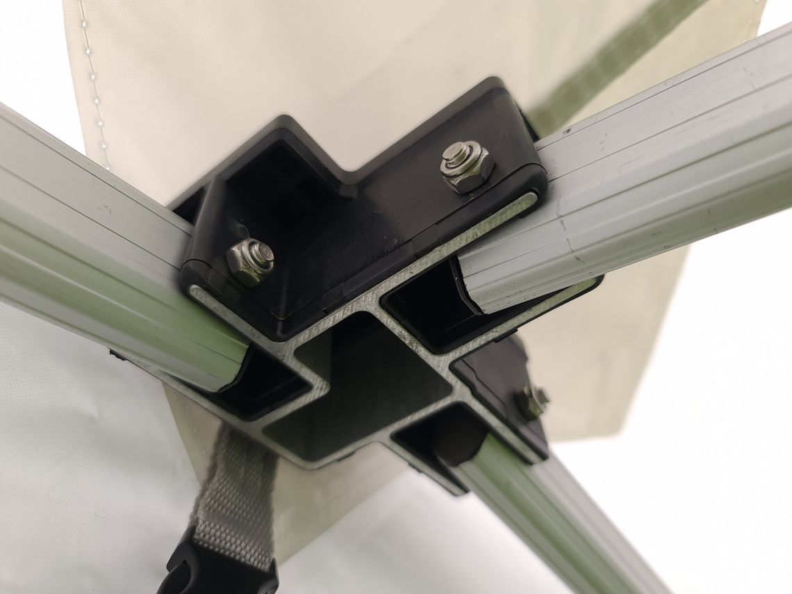 Aluminium three way gazebo joint